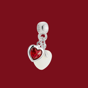 Zusätzlicher Charm mit Rubinherz